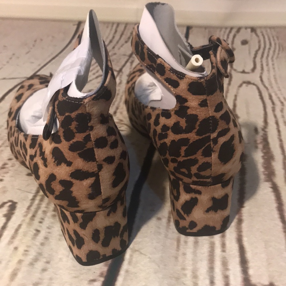 Shoes - Picture 4 of 6